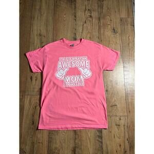 Pink "This is What an Awesome Mom Looks Like" Graphic T-Shirt, Medium